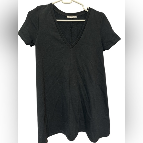 Zara Solid Black V-neck Short Sleeve Unhemmed Pullover Shirt Dress - Picture 1 of 4